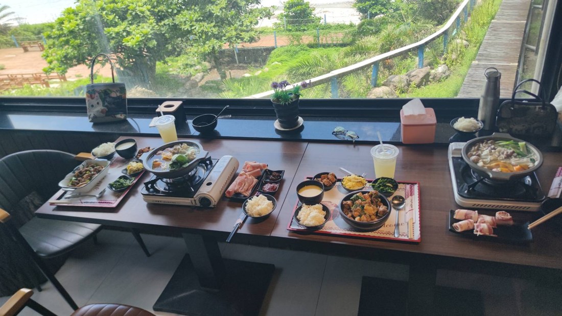 海中天用餐全景